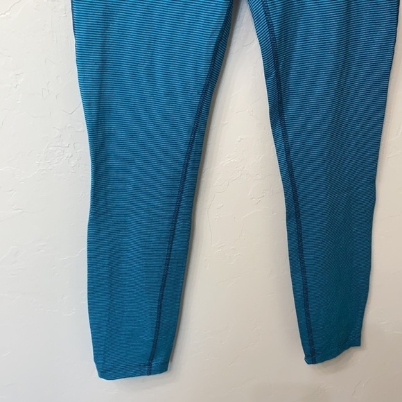 Patagonia blue striped leggings size medium - Picture 3 of 12